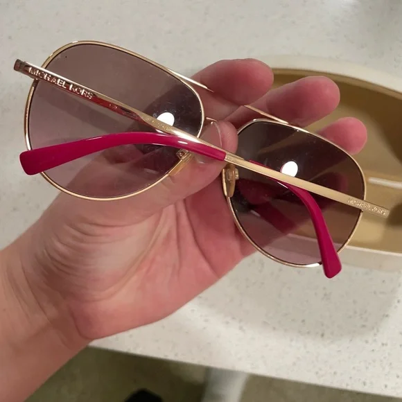 Gold and Pink Aviator Sunglasses - Picture 3 of 4